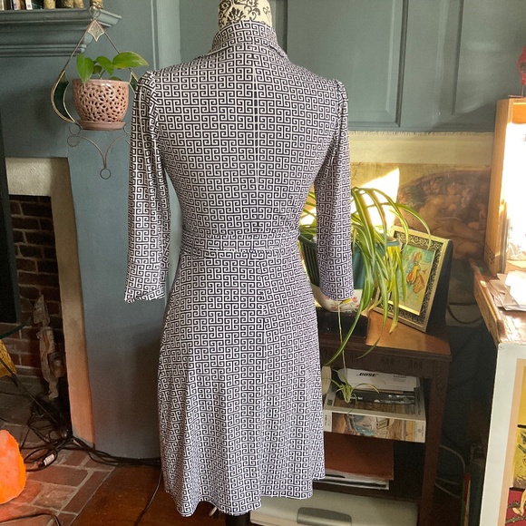 Laundry by Shelly Segal Wrap dress size XS - Picture 3 of 11